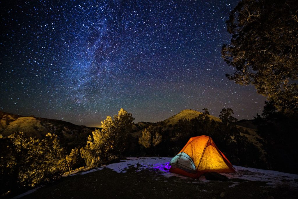 Camping oder Zelten ist seit dem 20. Jahrhundert populär 2 Camping