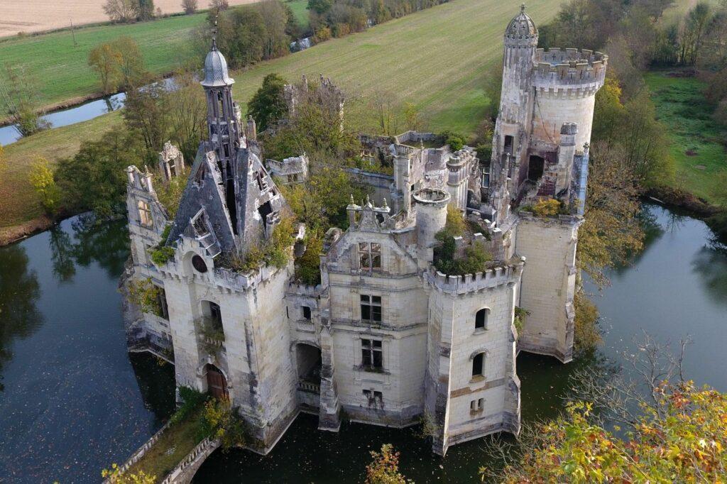 Château de la Mothe-Chandeniers, Vienne, Frankreich 2 Château de la Mothe-Chandeniers, Vienne, Frankreich